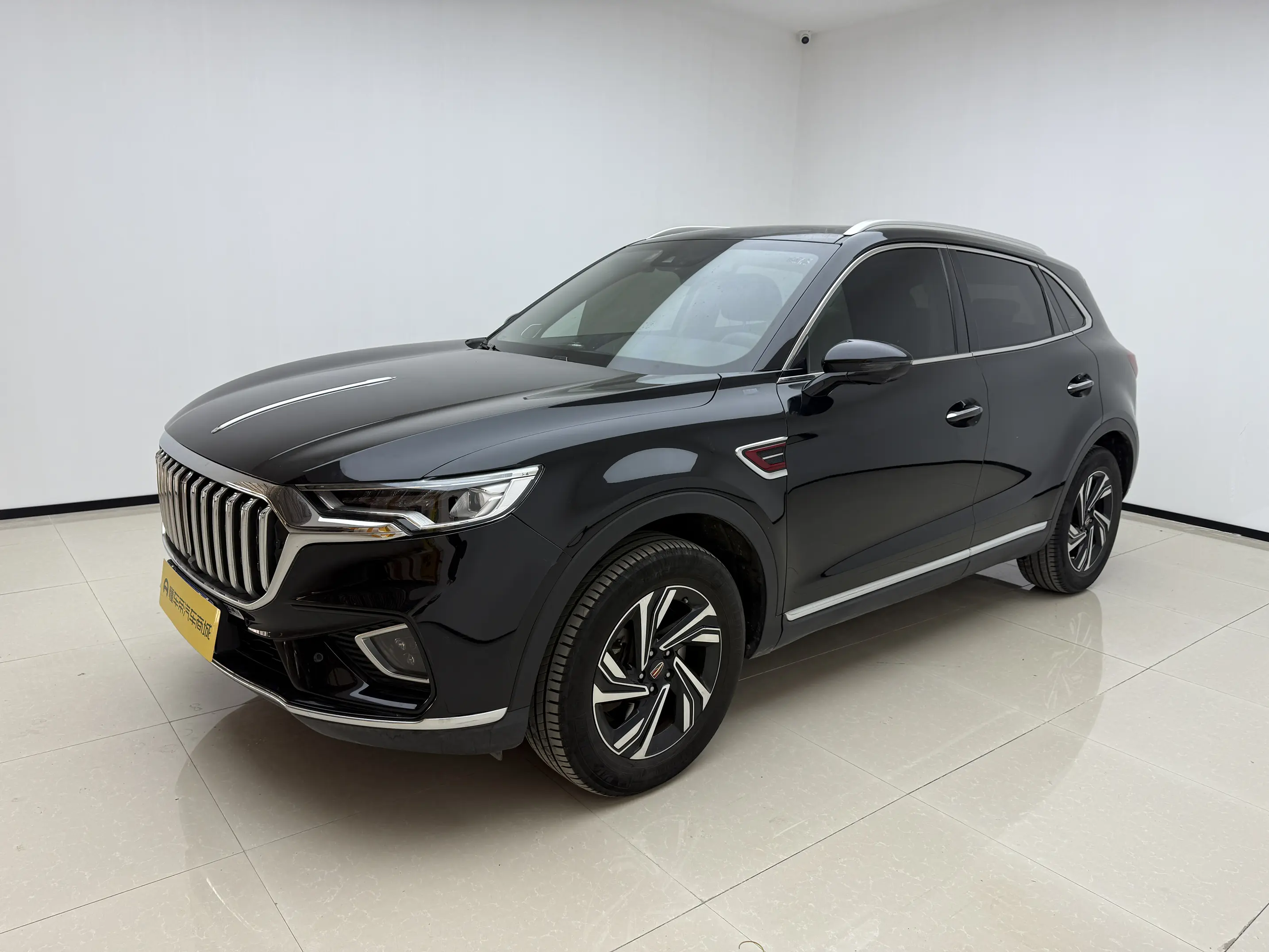 Hongqi HS5