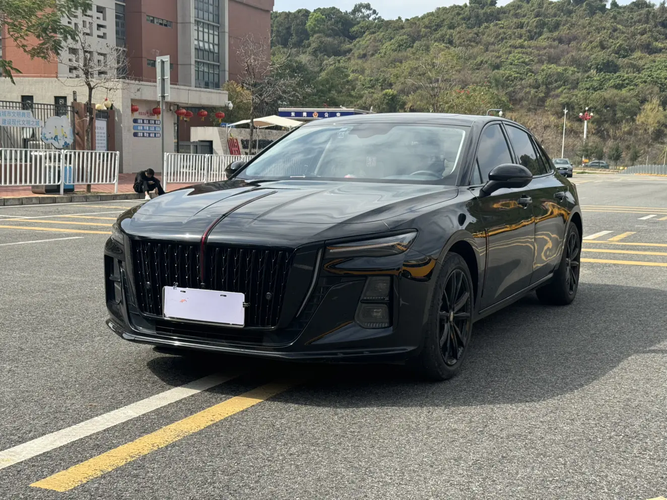 Hongqi H5
