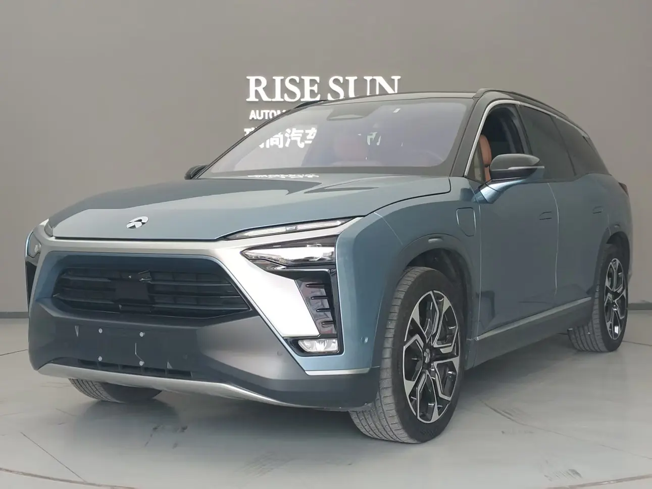 NIO ES8