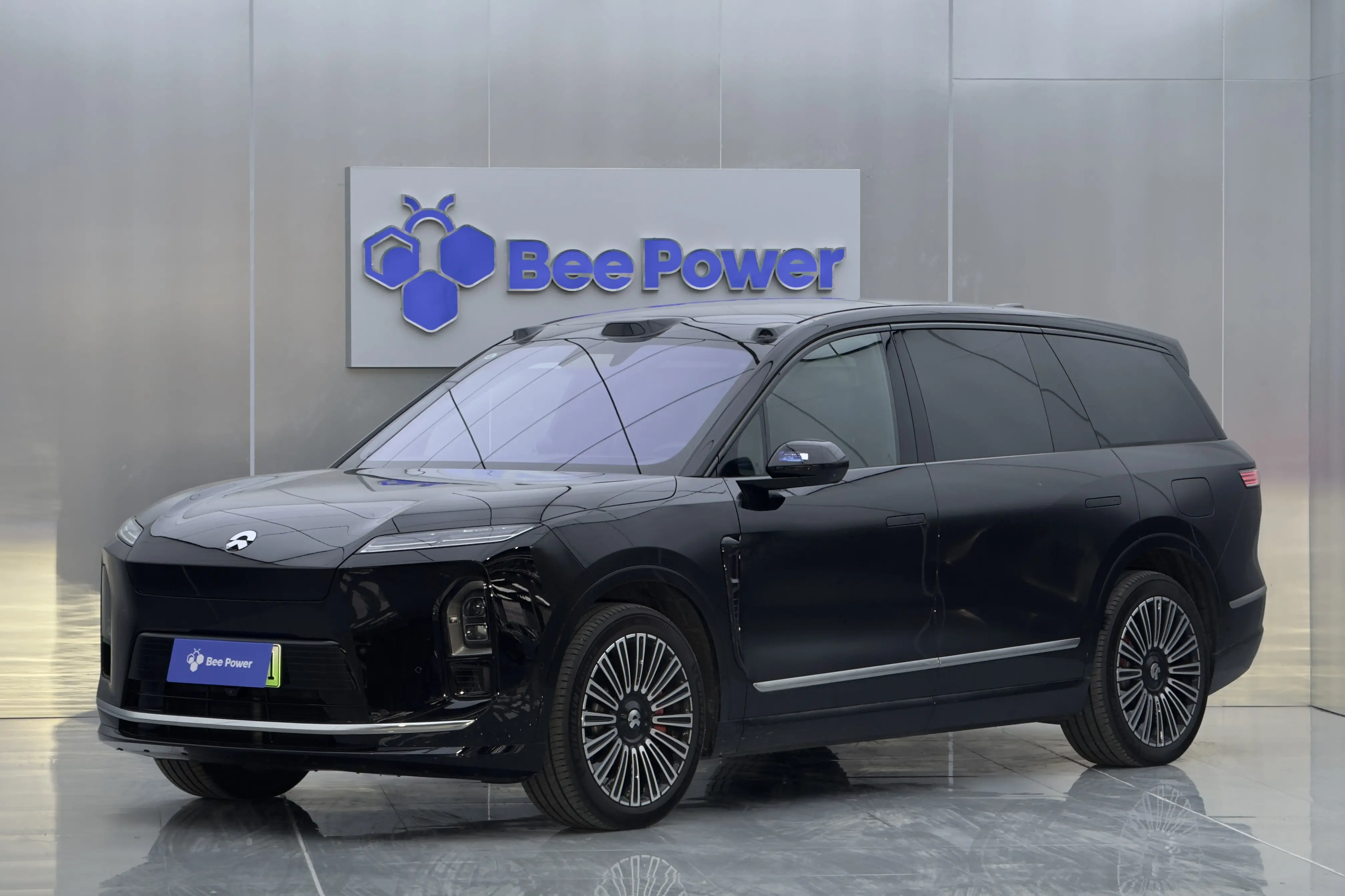 NIO ES8