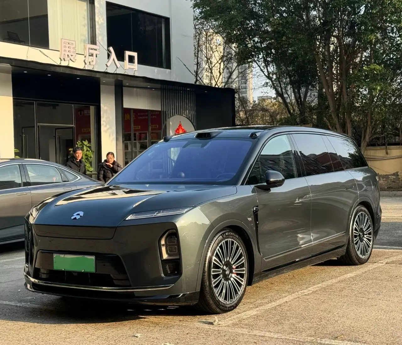 NIO ES8