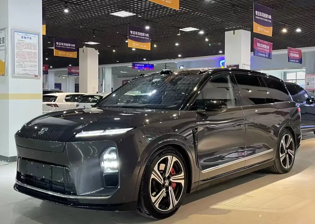 NIO ES8
