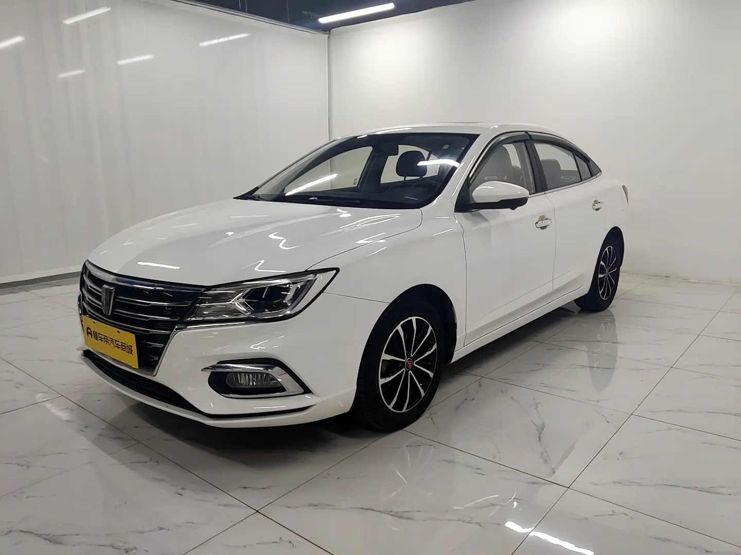 Roewe i5