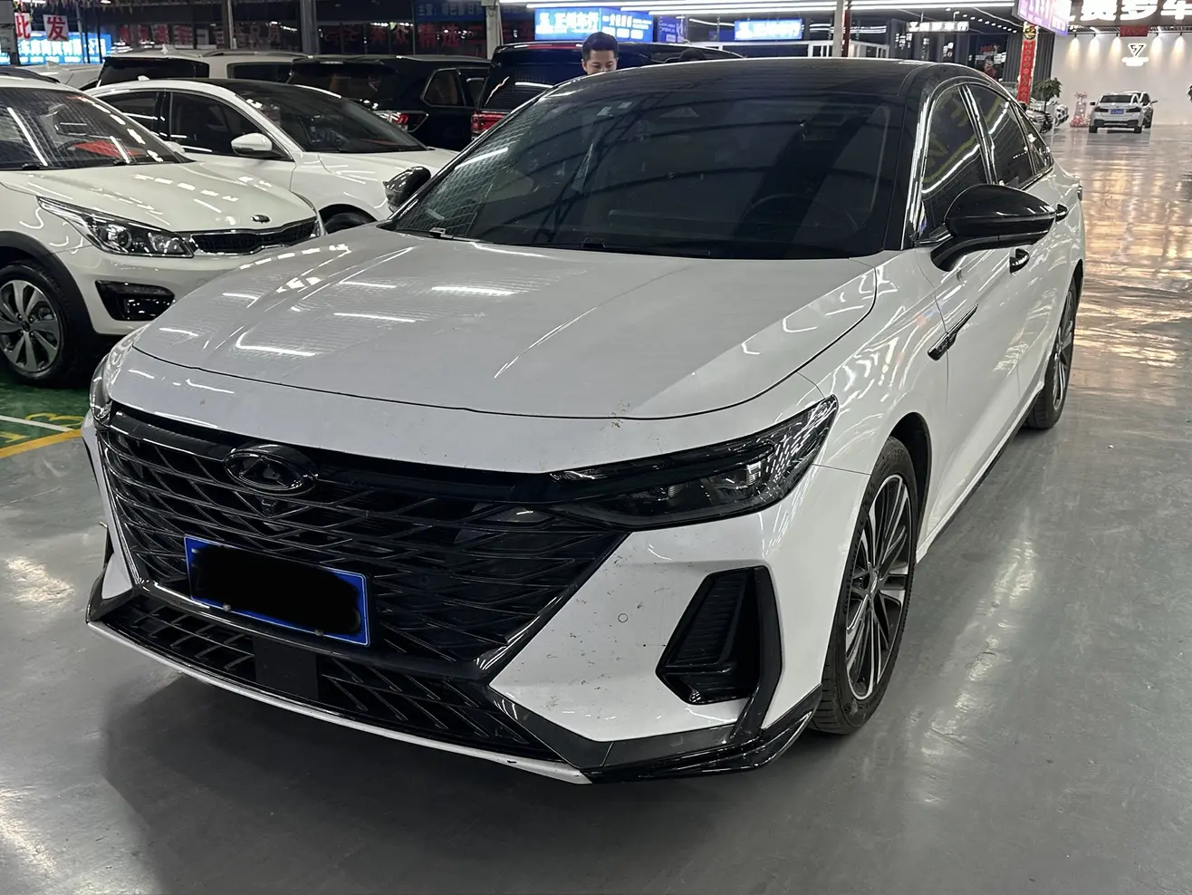 Chery Arrizo 8