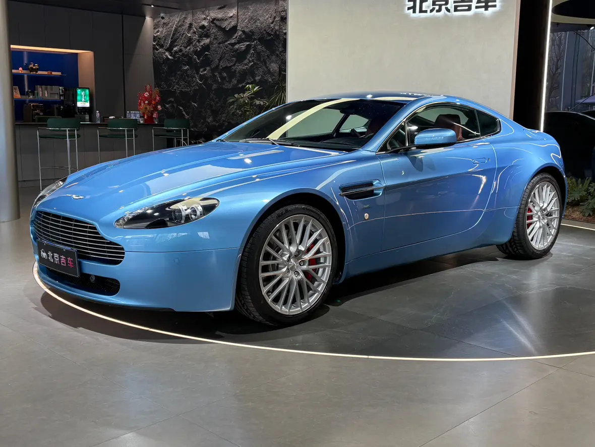 Aston Martin Vantage