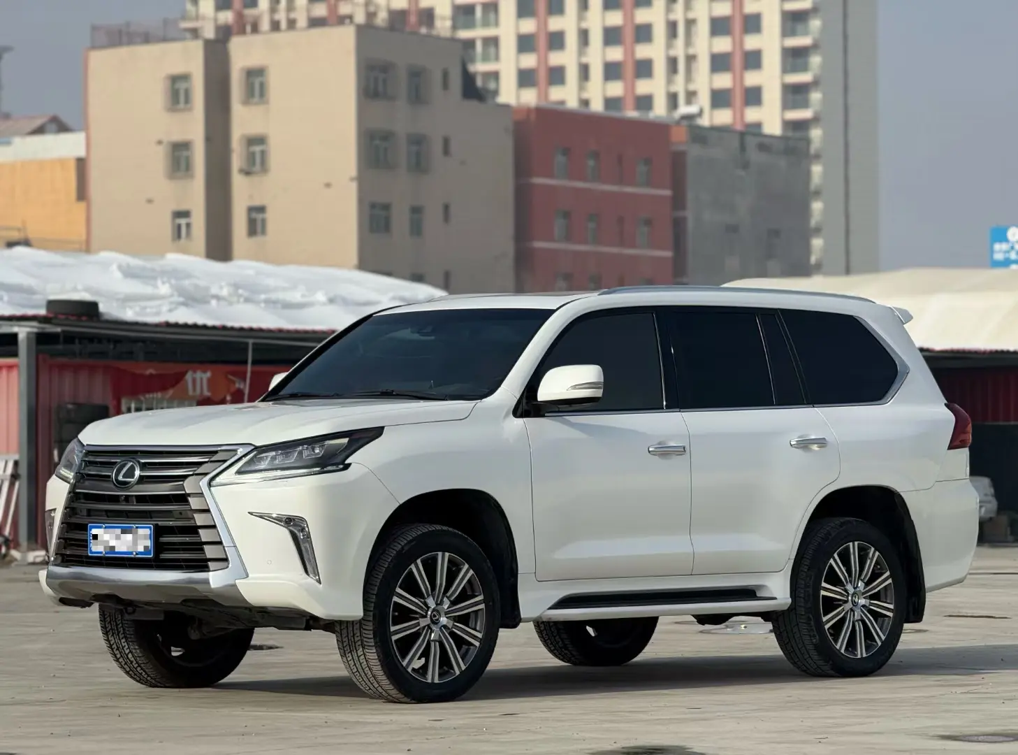 Lexus LX