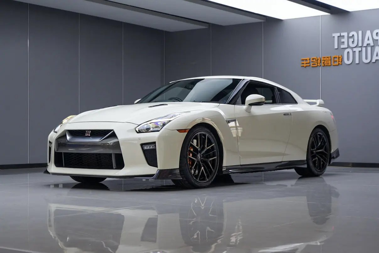 Nissan GT-R