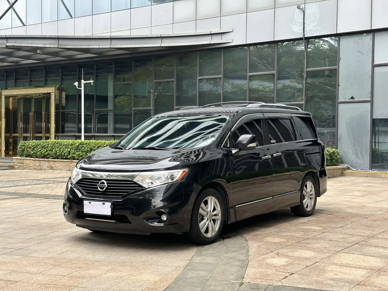 Nissan Nobleman