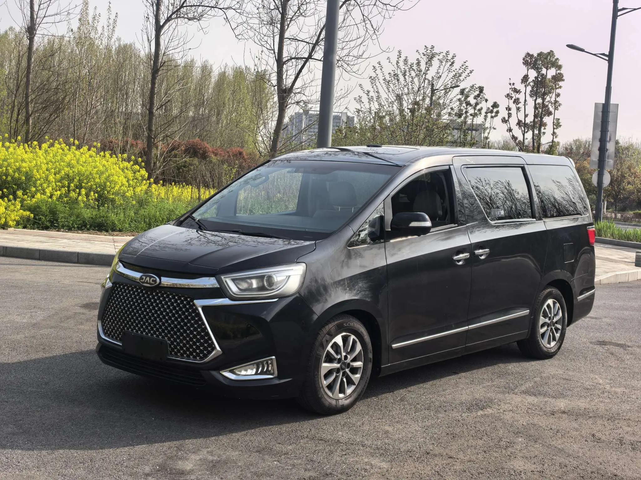 Jiangxi Ruifeng M6