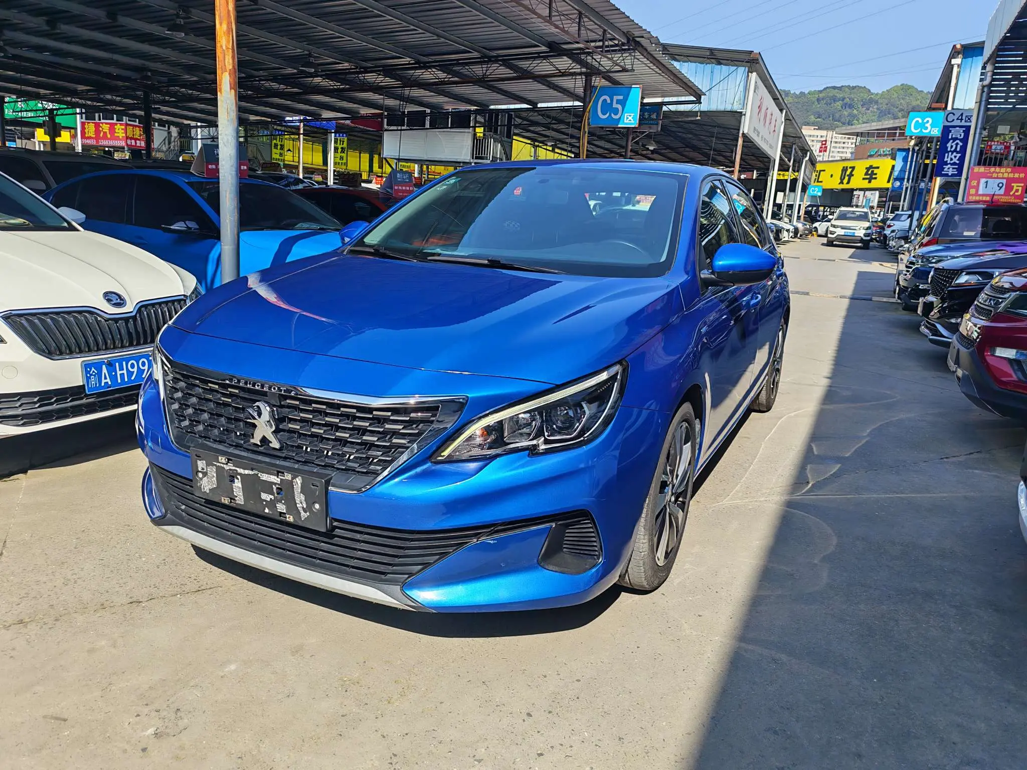Peugeot 408