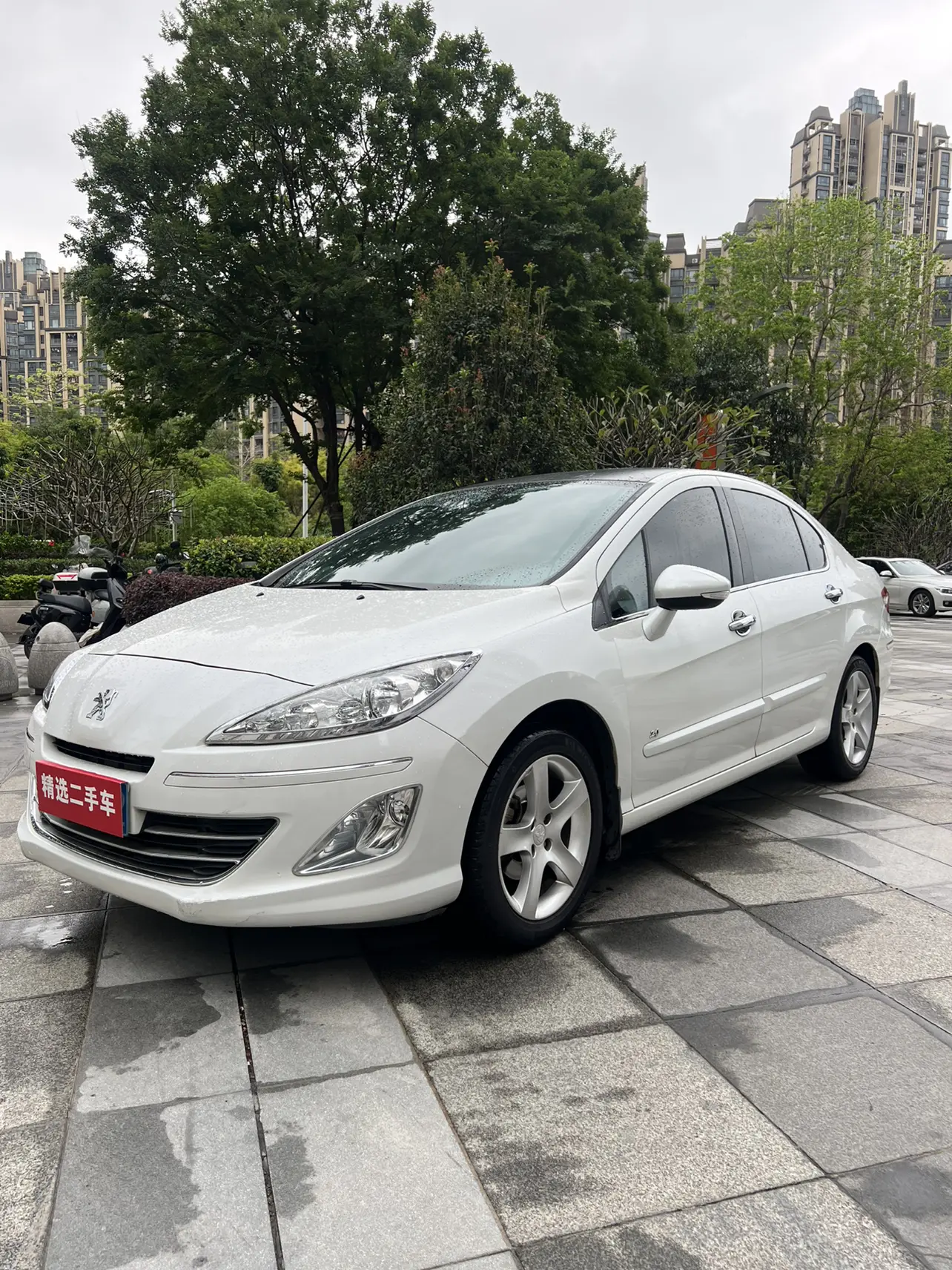 Peugeot 408