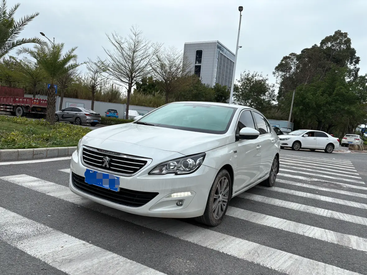 Peugeot 408