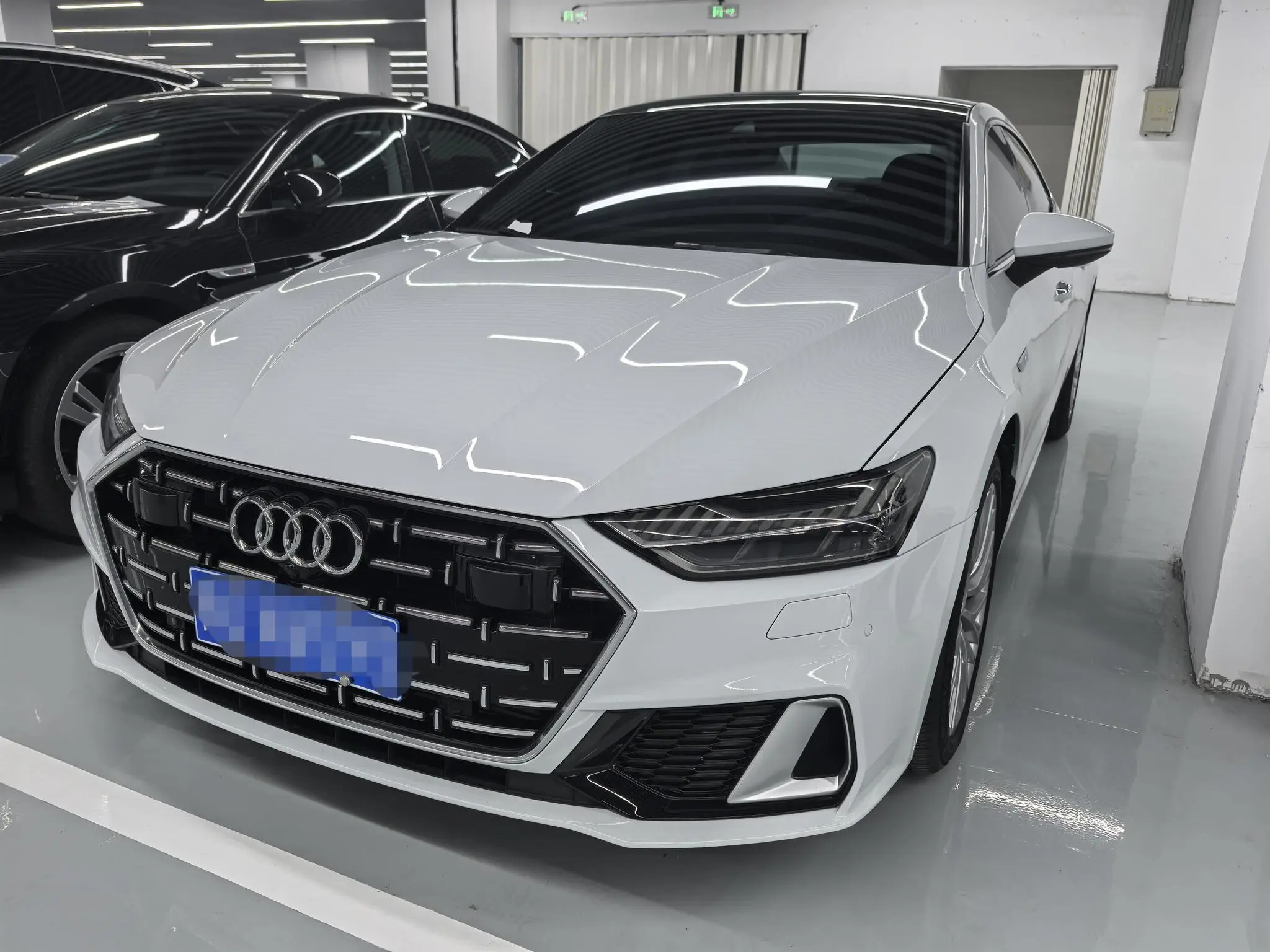 Audi A7L