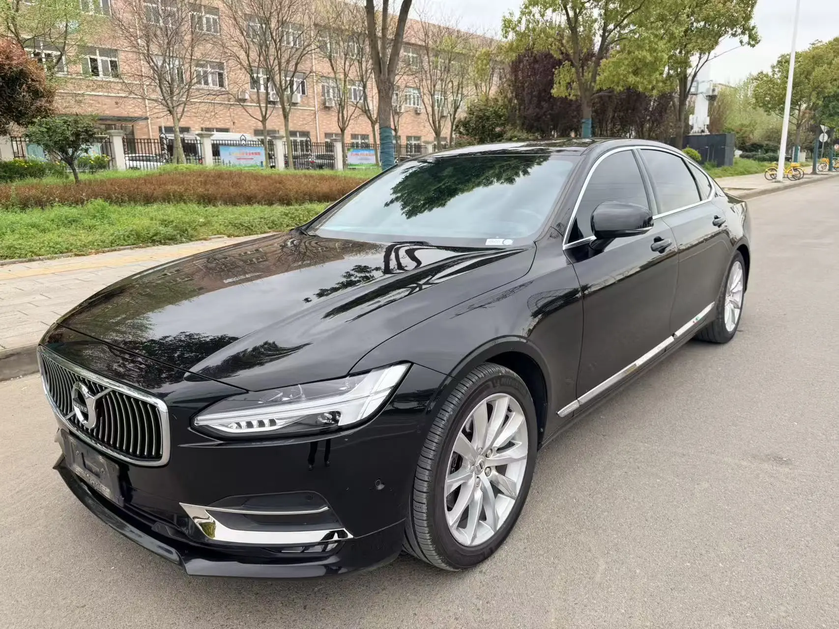 Volvo S90