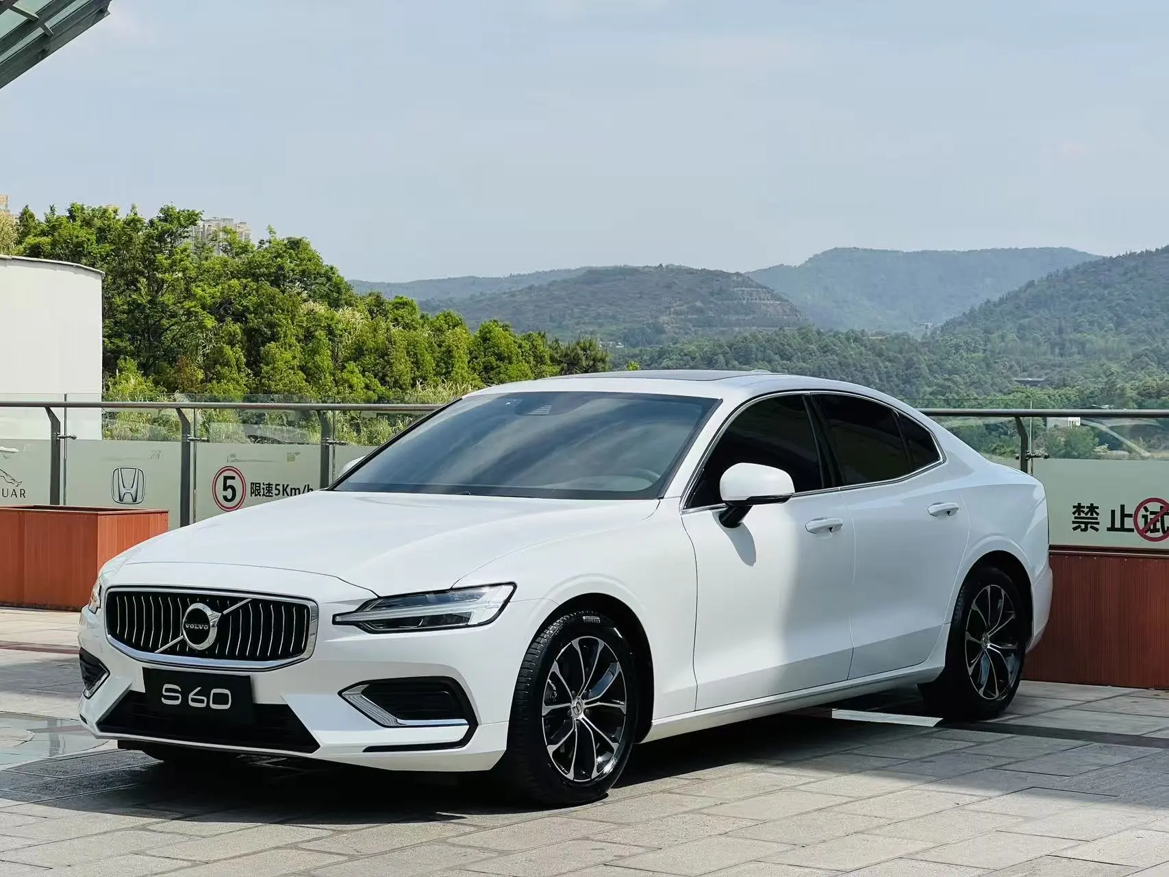 Volvo S60