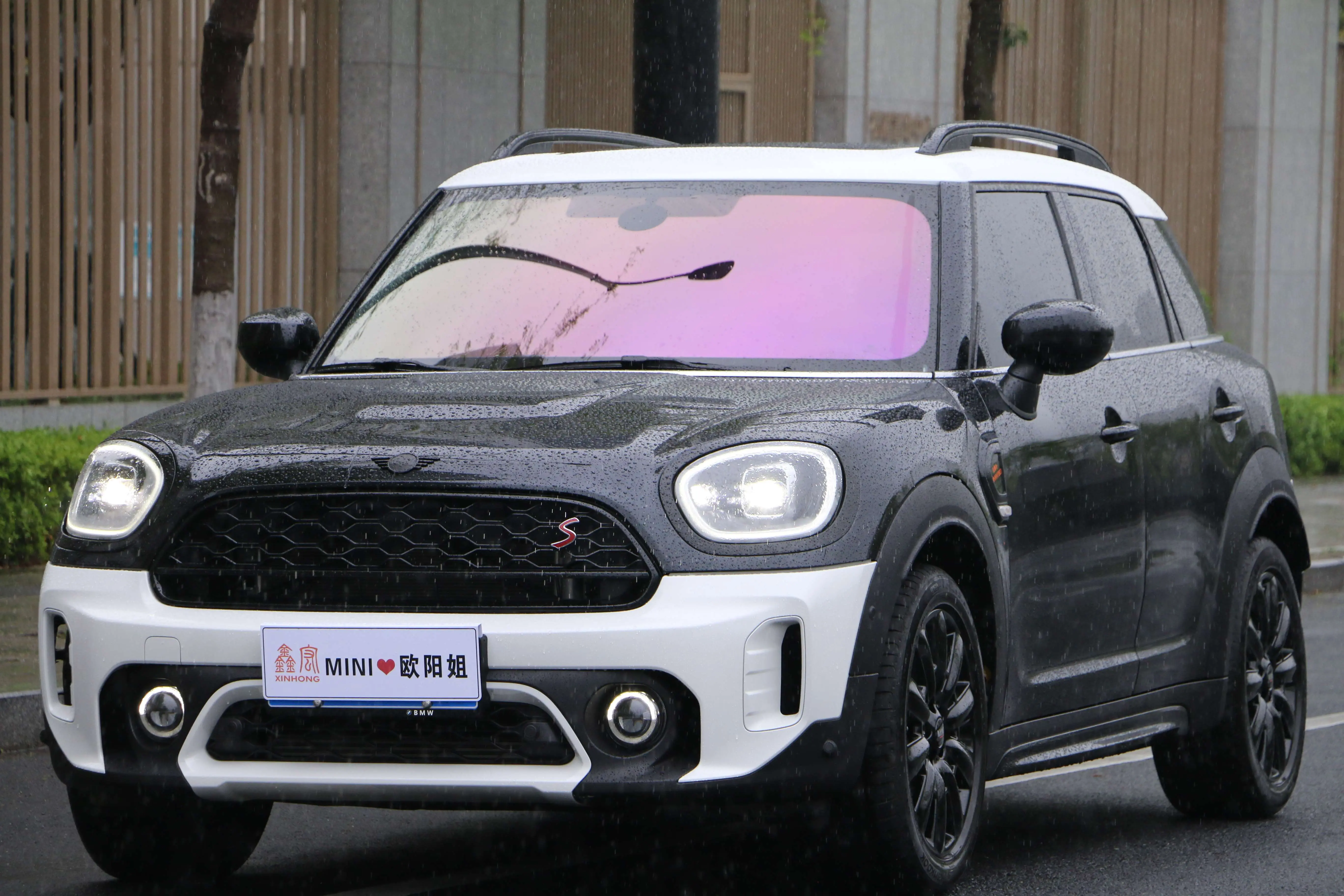 MINI COUNTRYMAN