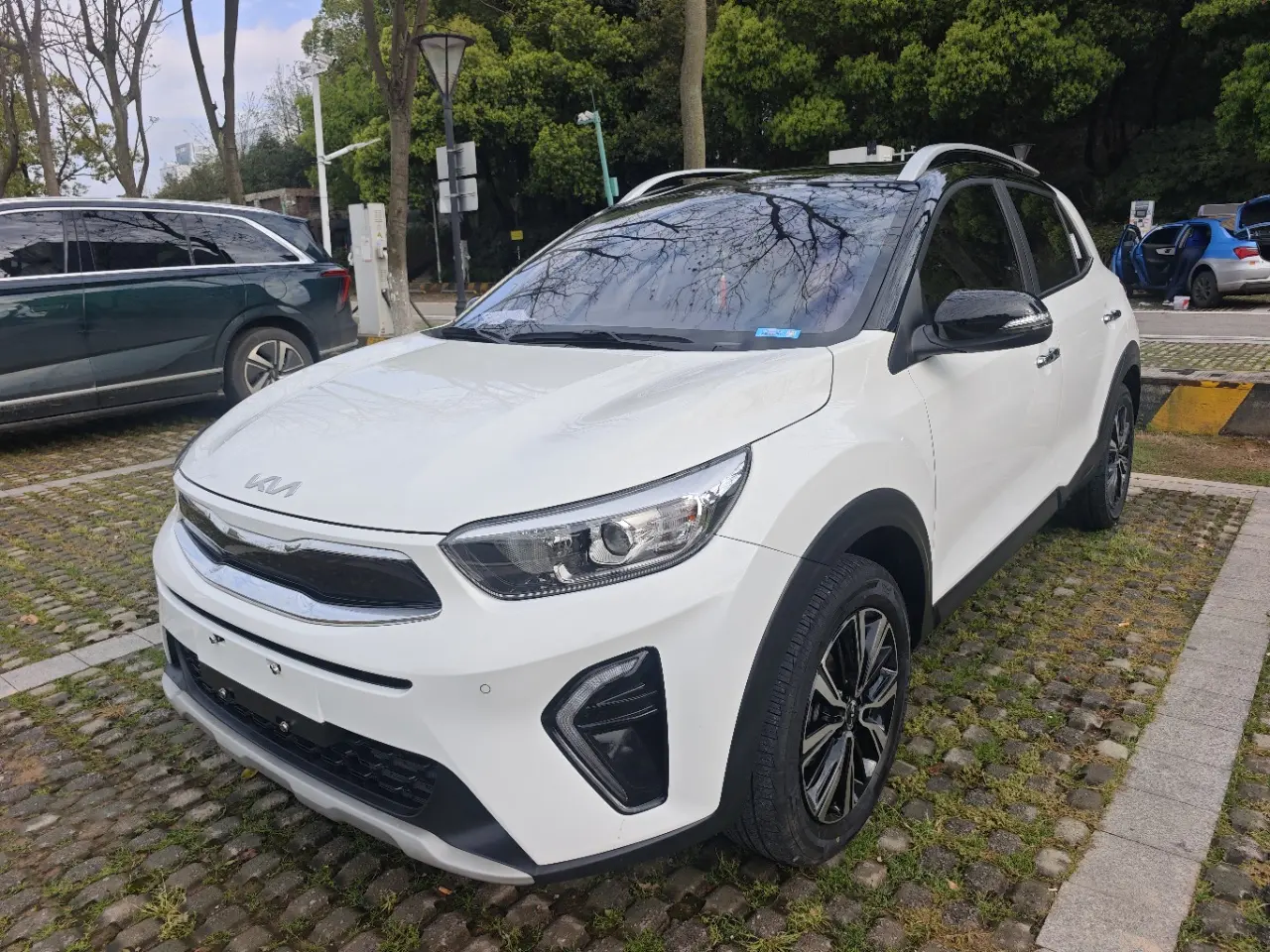Kia KX1