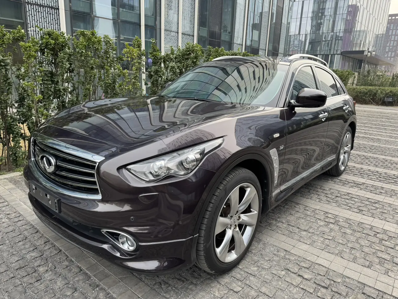 Infiniti QX70