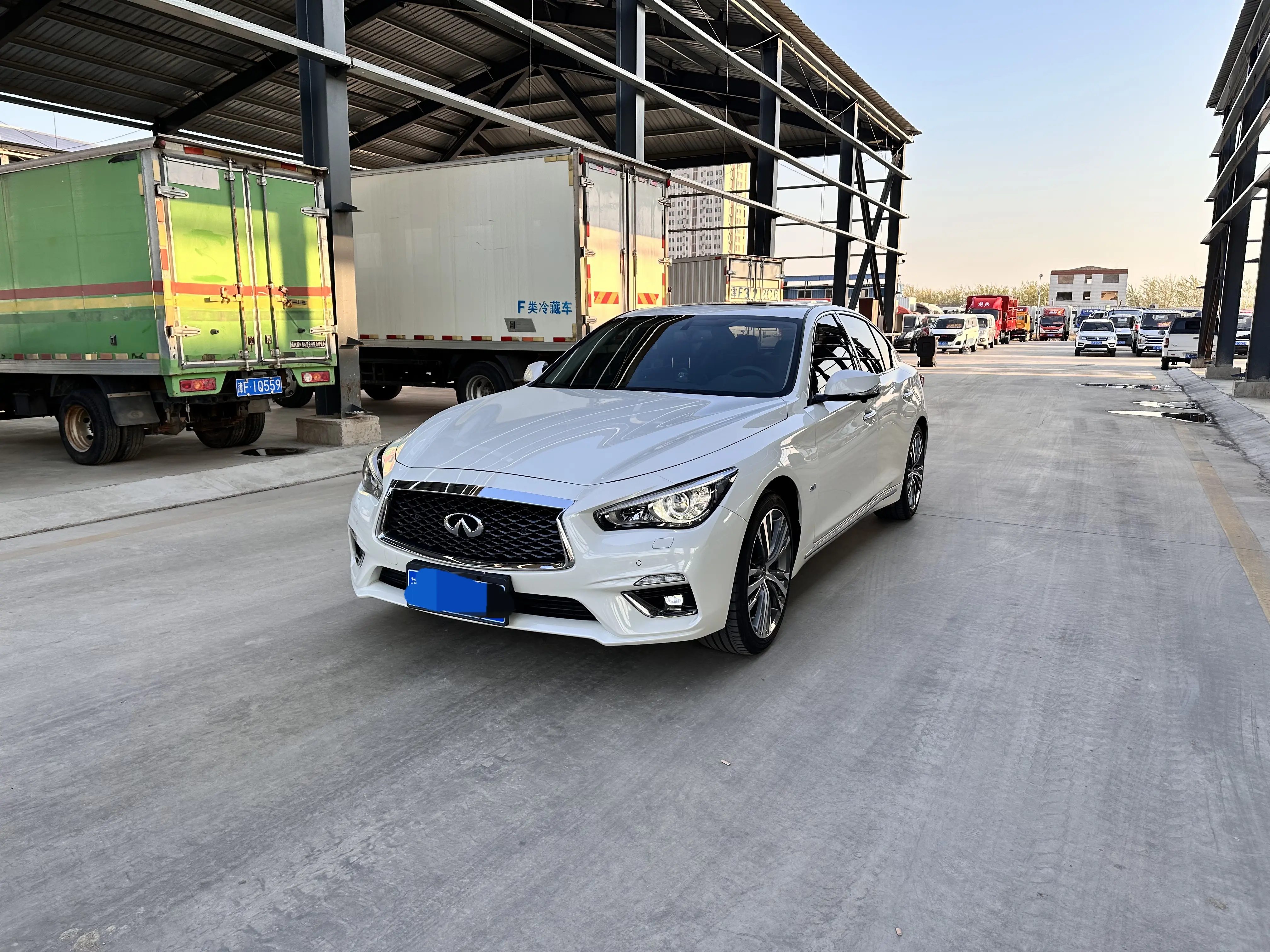 Infiniti Q50L