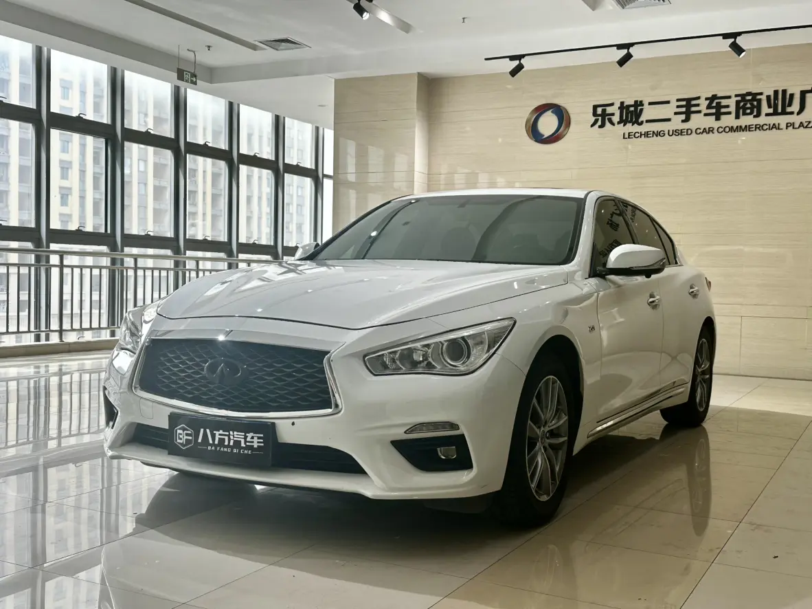 Infiniti Q50L