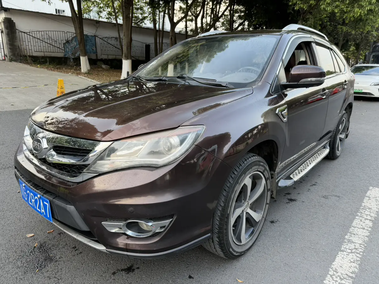 BYD S7