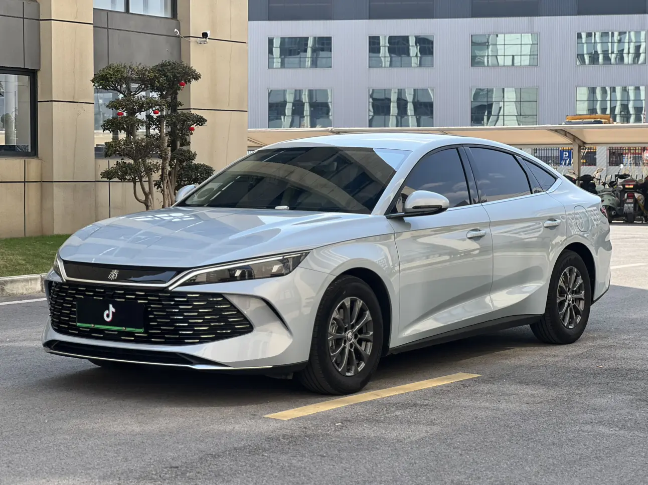 BYD Qin L DM