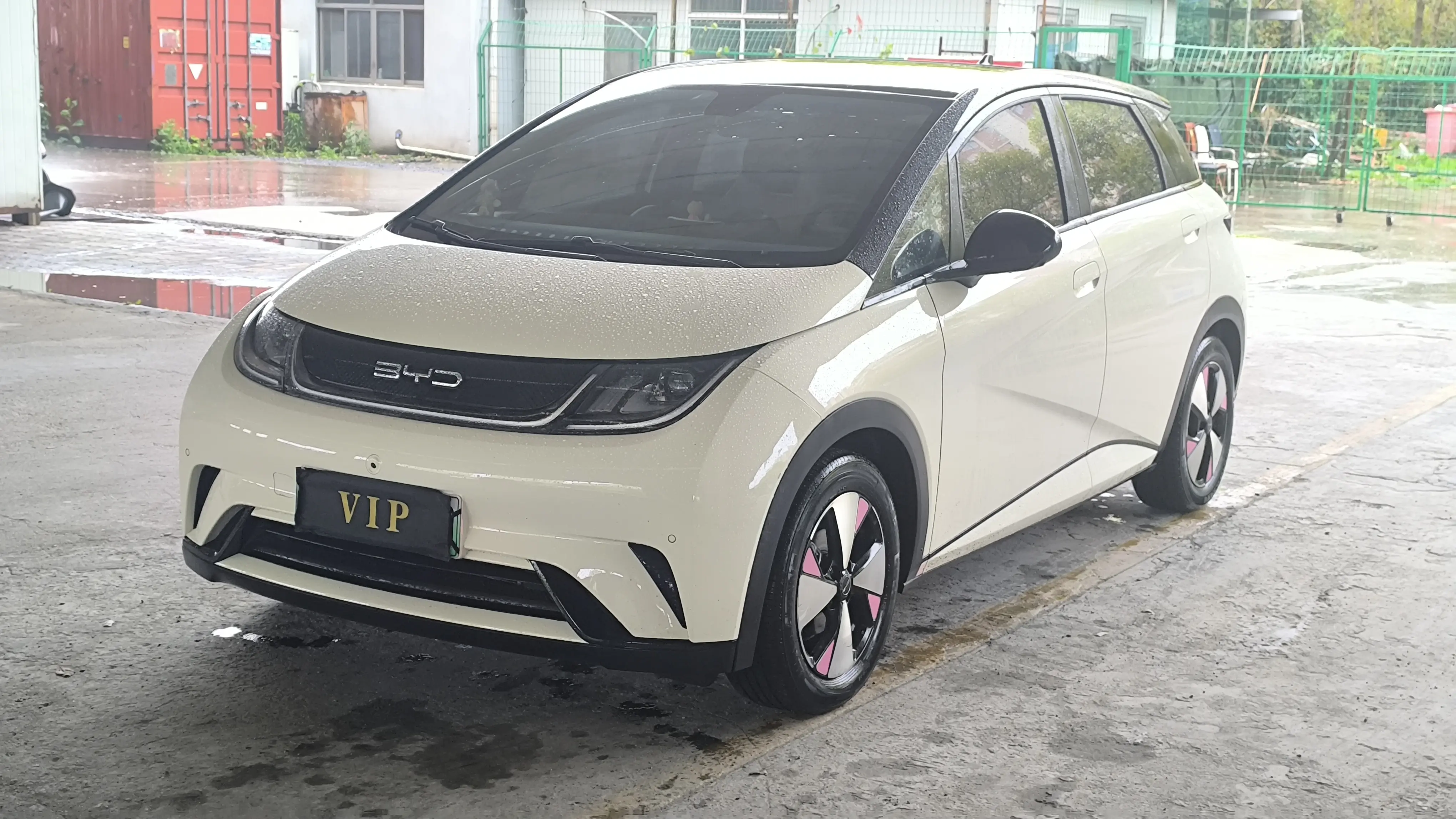 BYD Dolphin