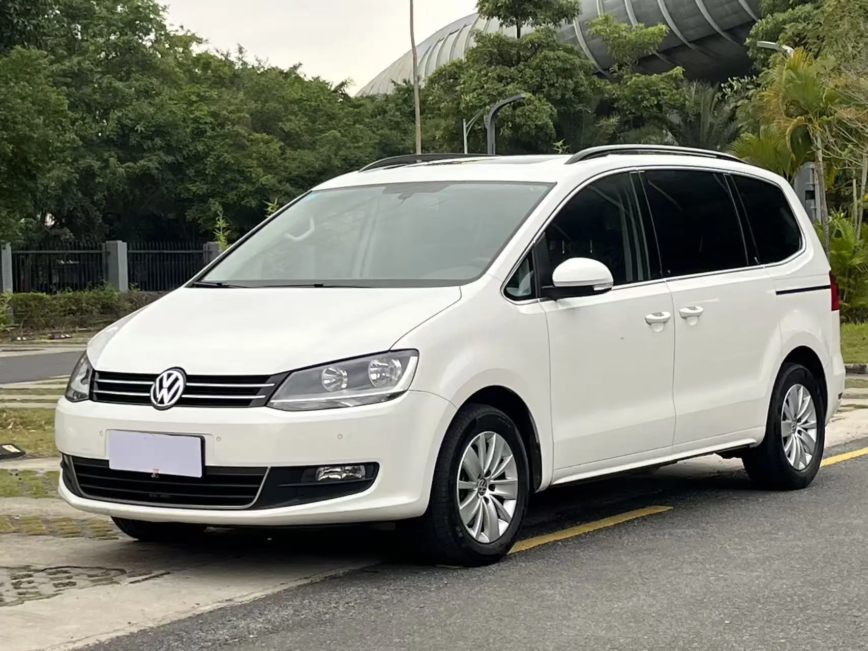 Volkswagen Sharon