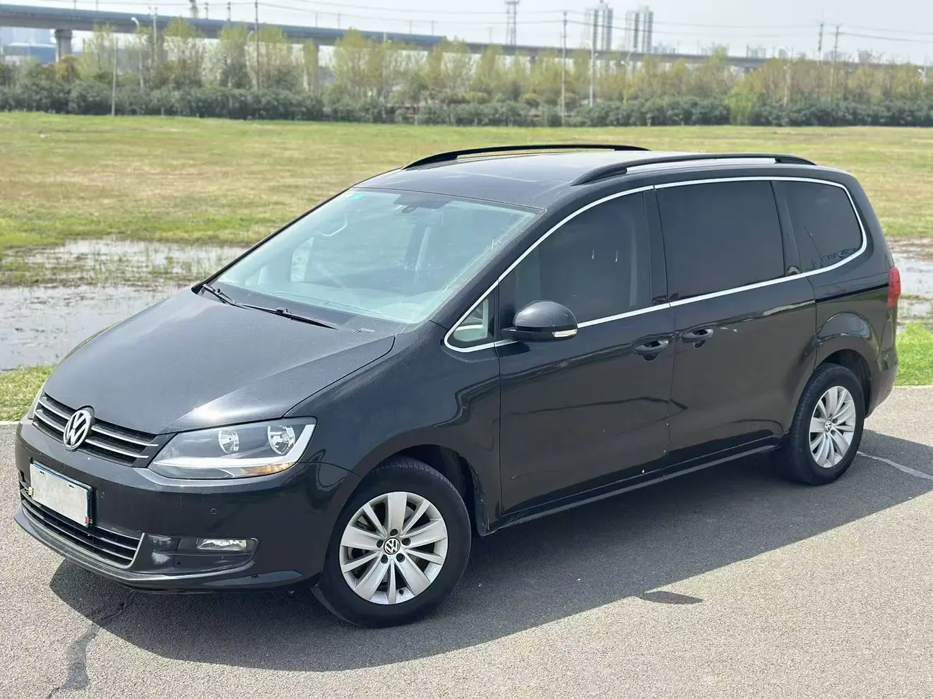 Volkswagen Sharon