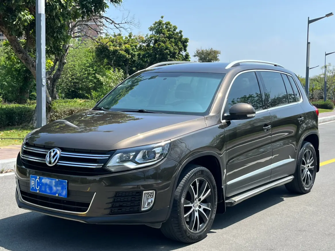 Volkswagen Tiguan (Tharu)