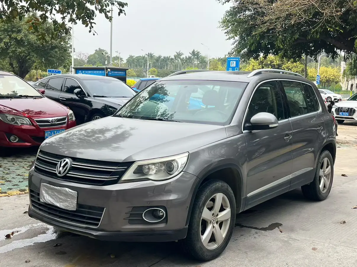 Volkswagen Tiguan (Tharu)
