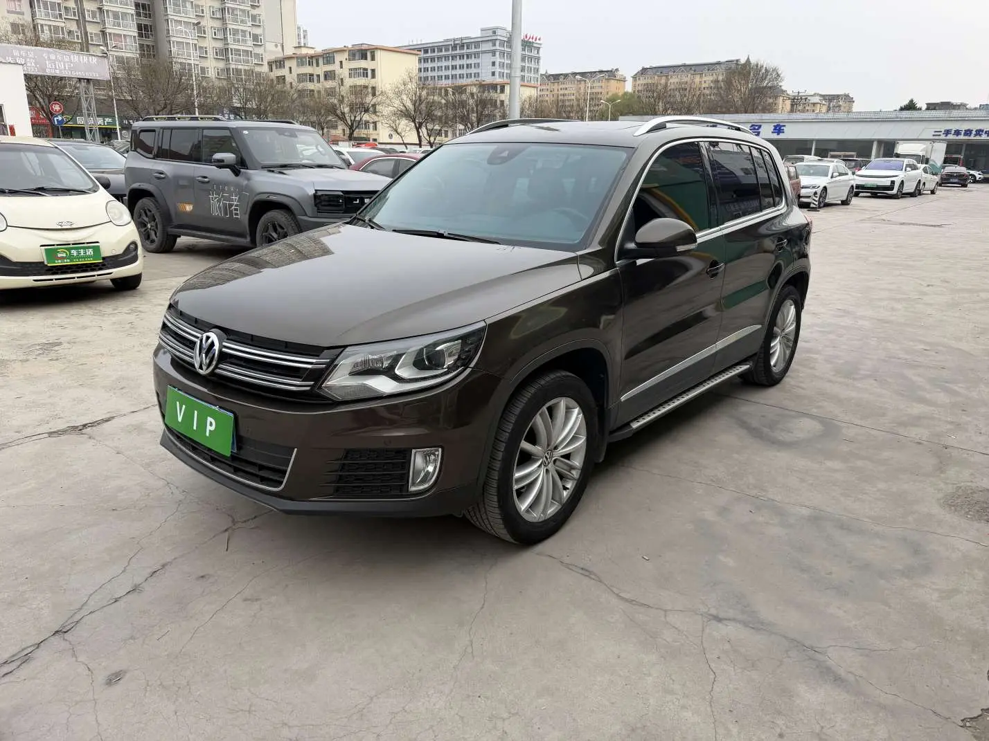 Volkswagen Tiguan (Tharu)