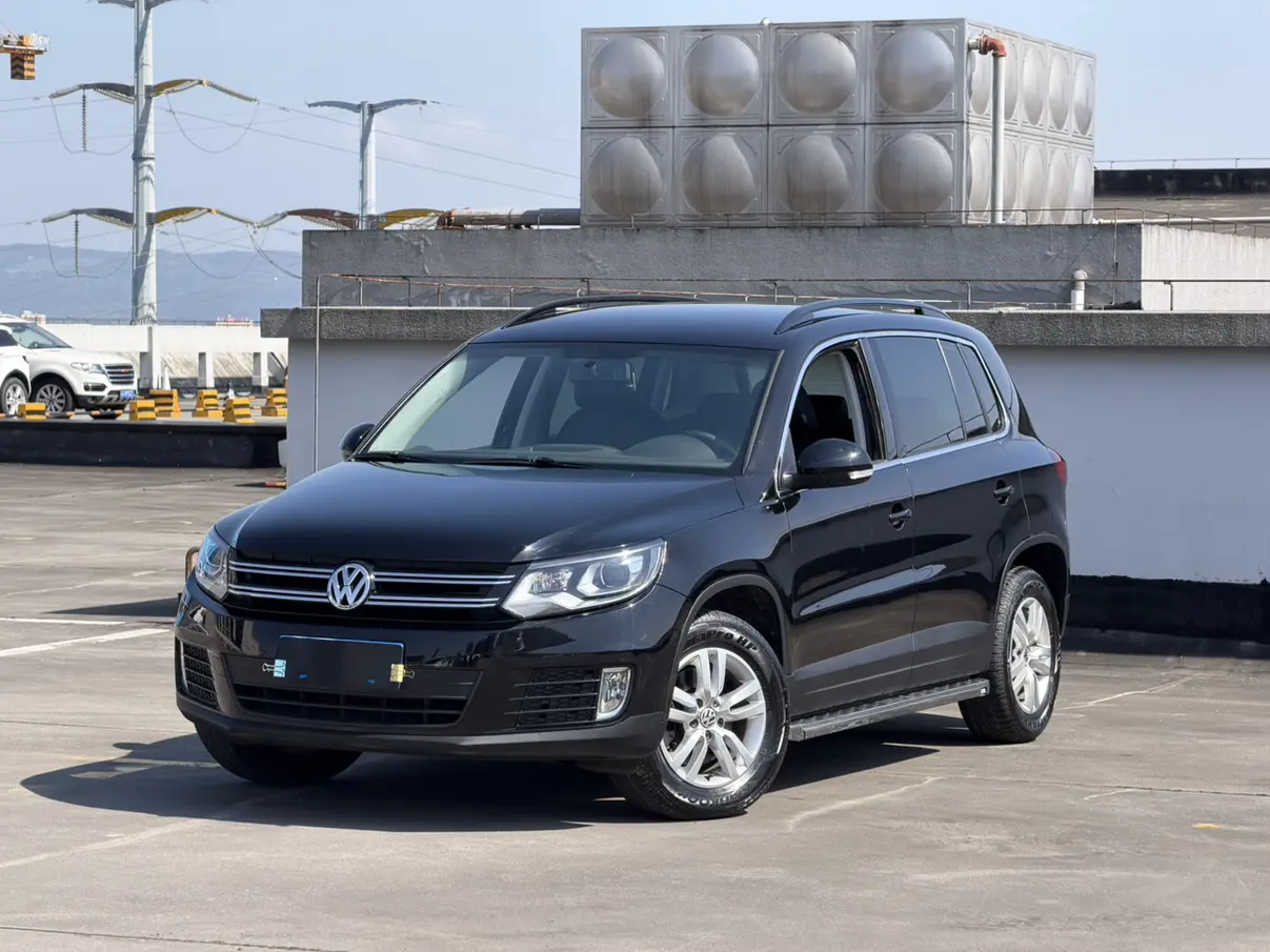 Volkswagen Tiguan (Tharu)