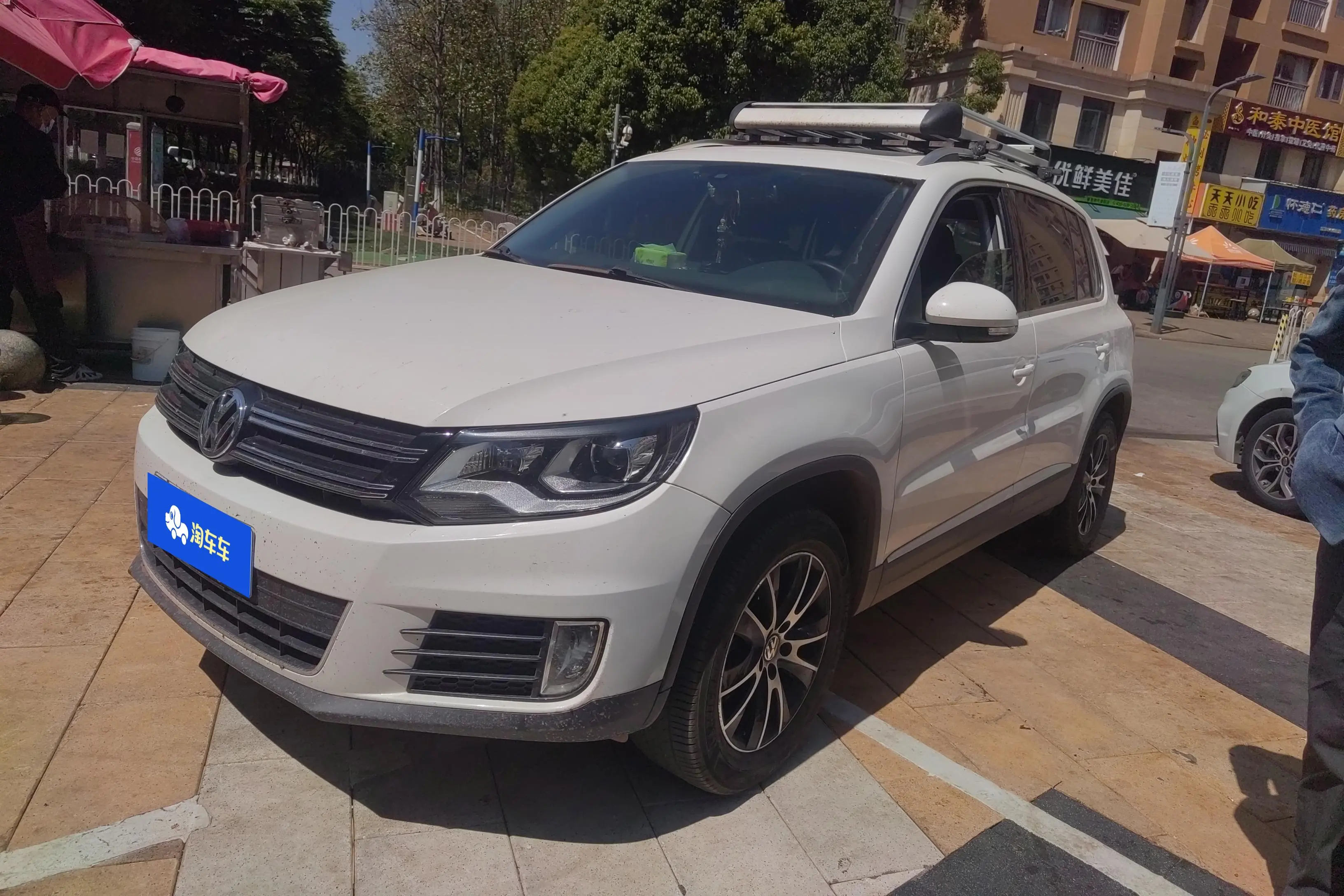 Volkswagen Tiguan (Tharu)