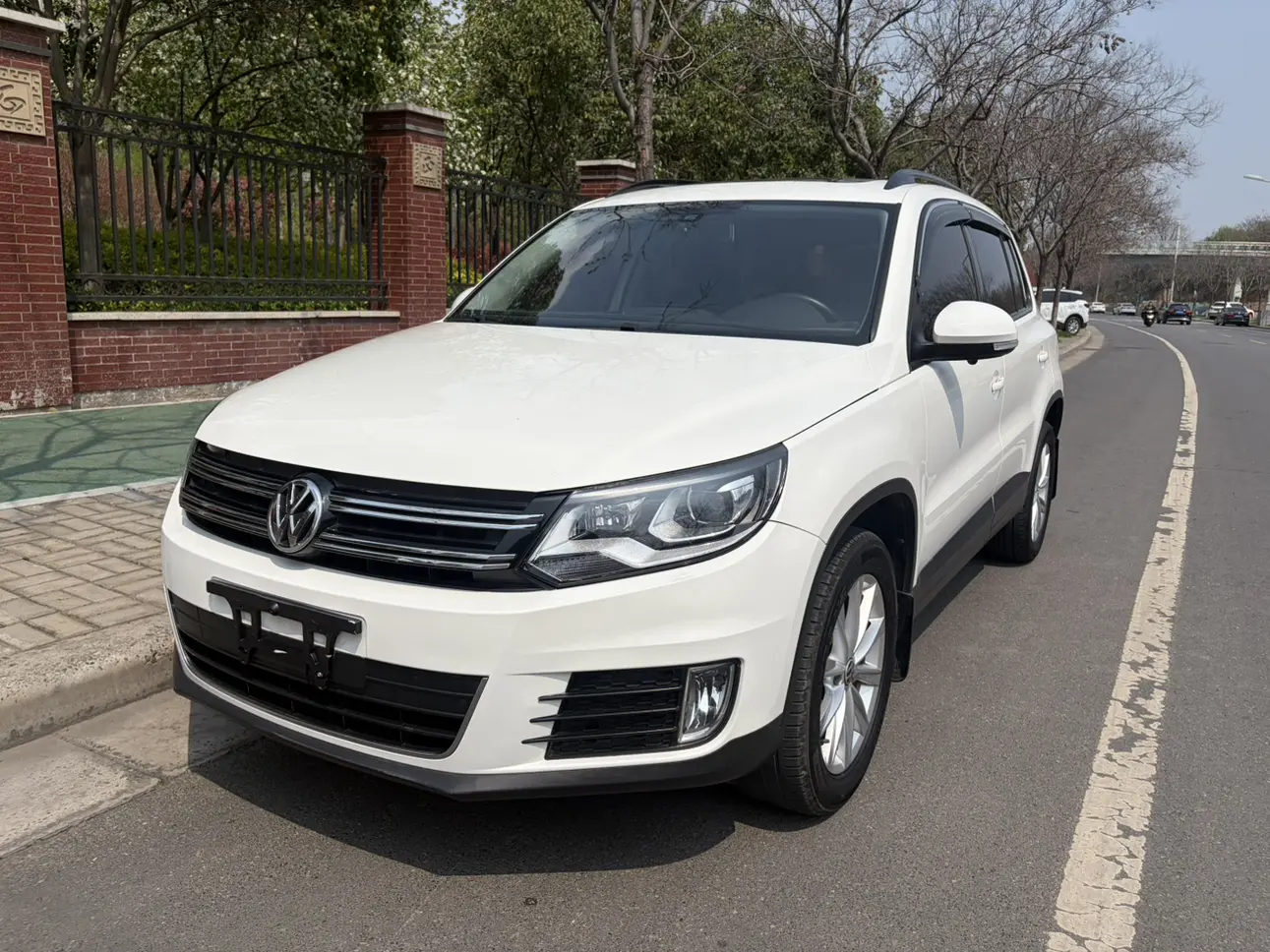 Volkswagen Tiguan (Tharu)