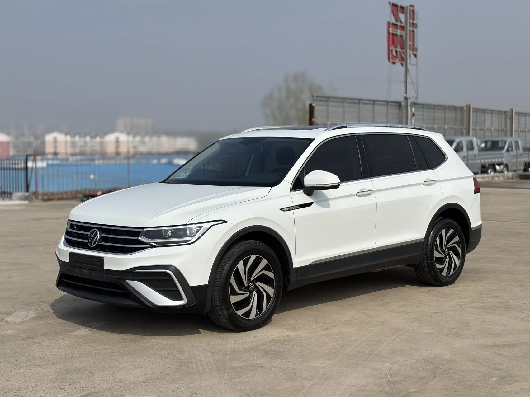 Volkswagen Tiguan L