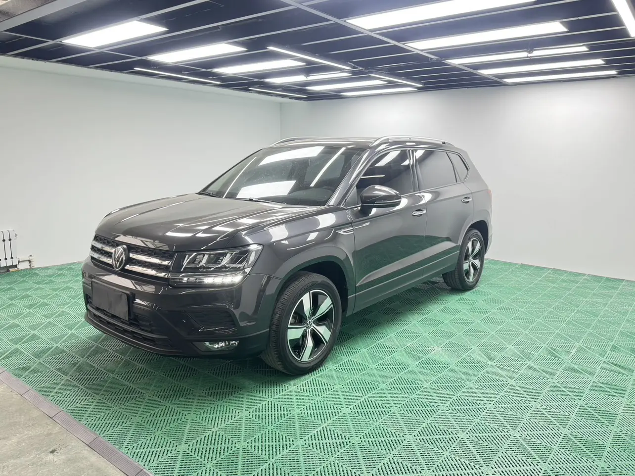 Volkswagen Tharu