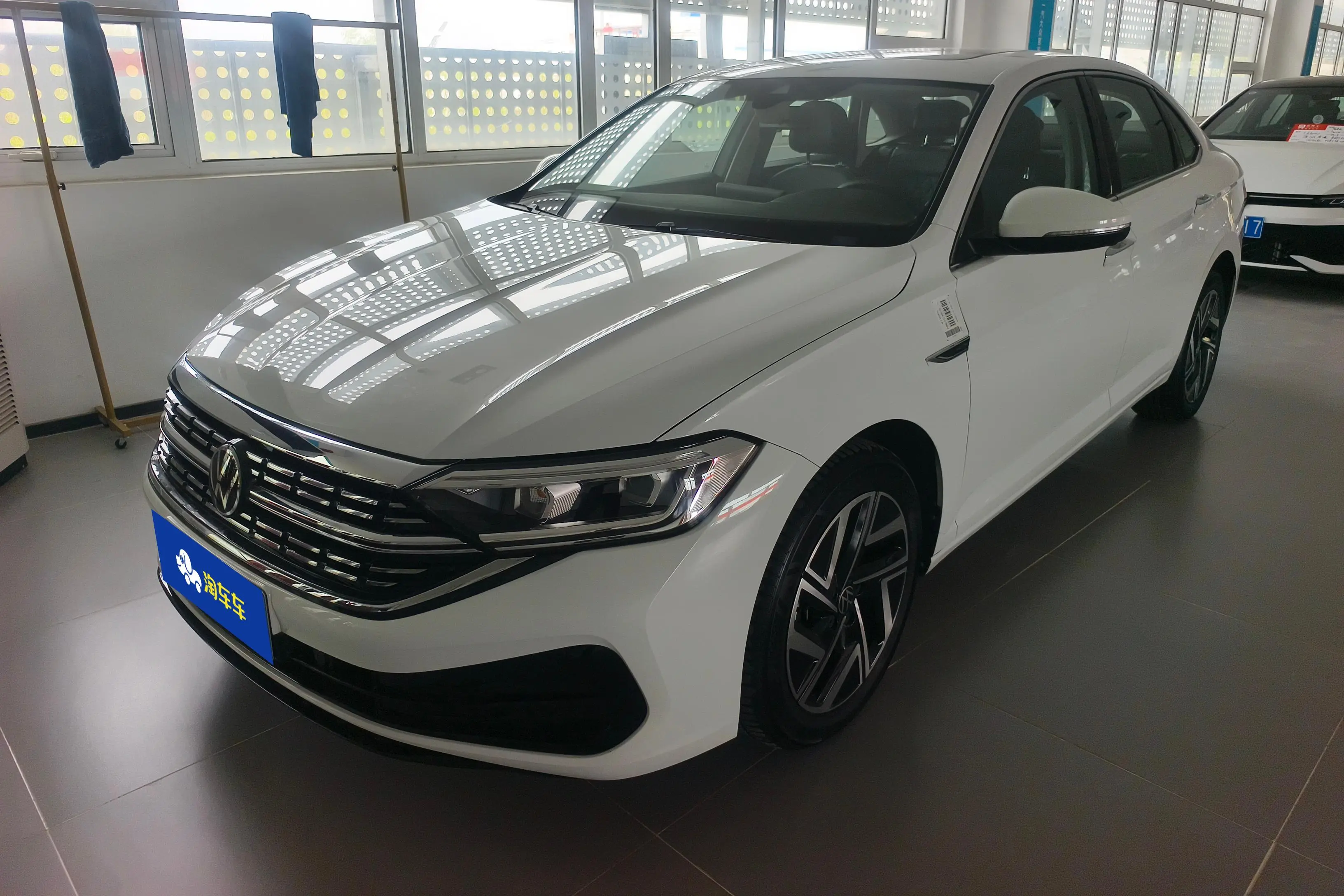 Volkswagen Sagitar