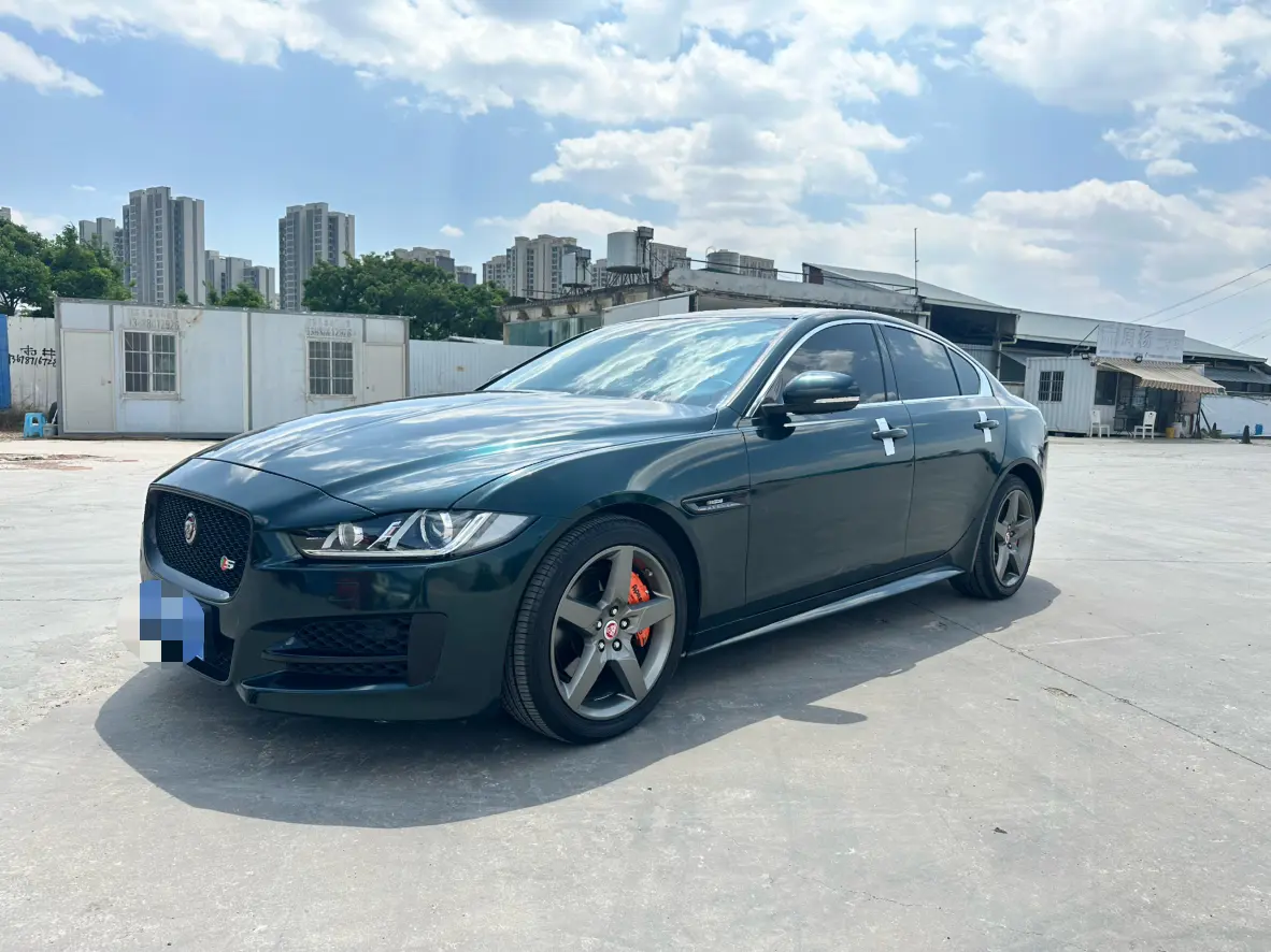 Jaguar XE