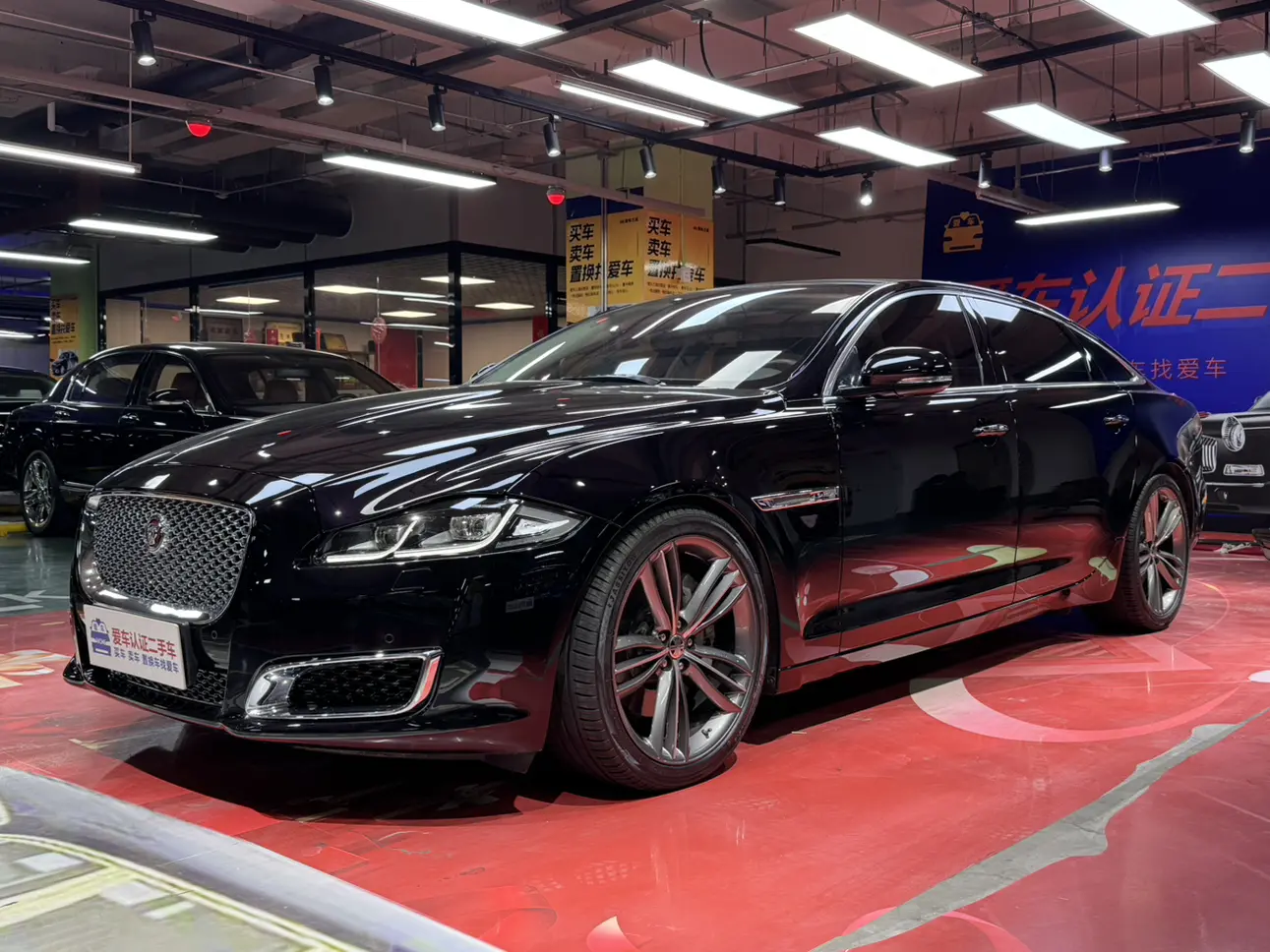 Jaguar XJ