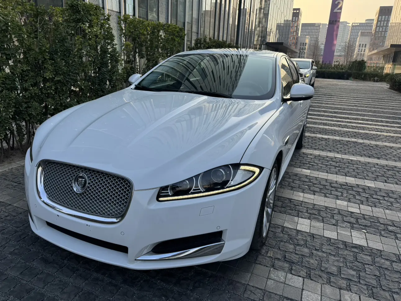 Jaguar XF