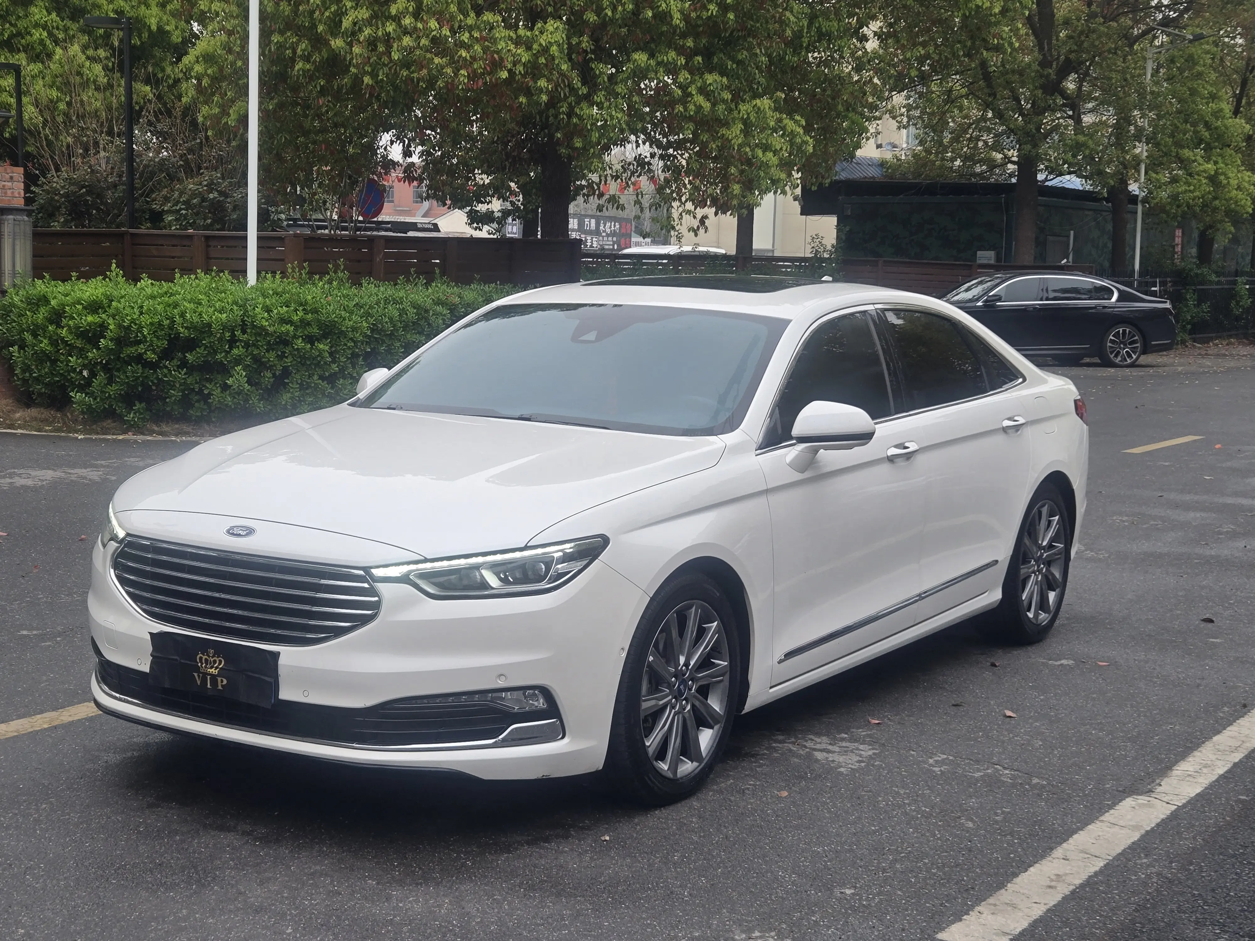 Ford Taurus