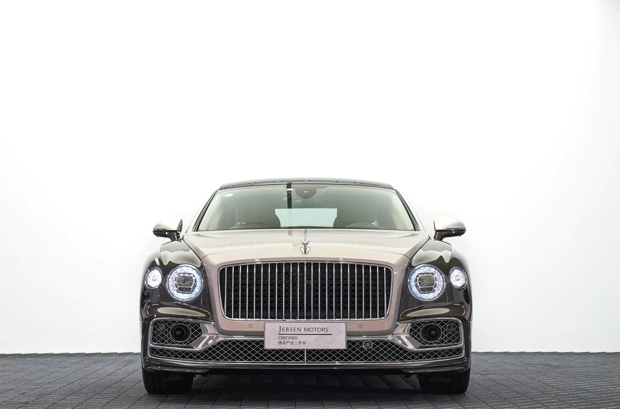 Bentley Galloping