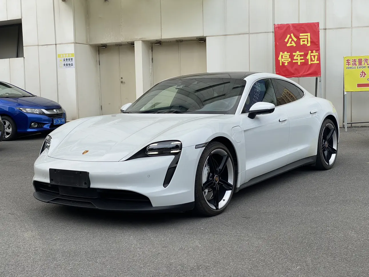 Porsche Taycan