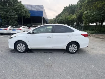 Toyota YARiS L Enjoy