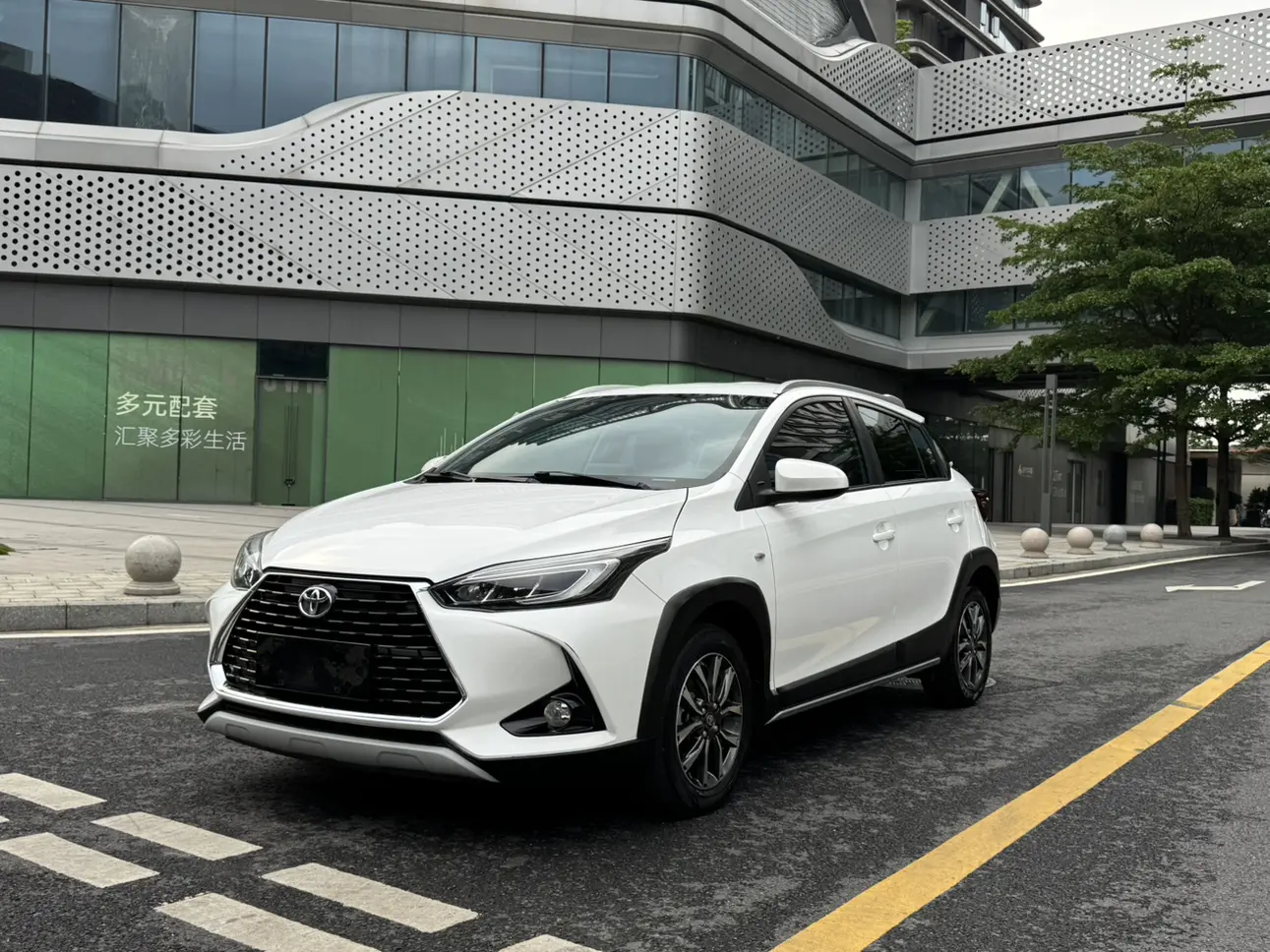 Toyota Yaris L