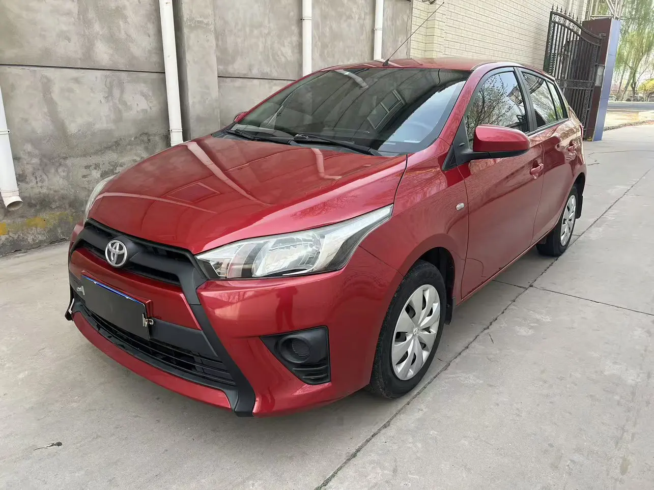 Toyota Yaris L