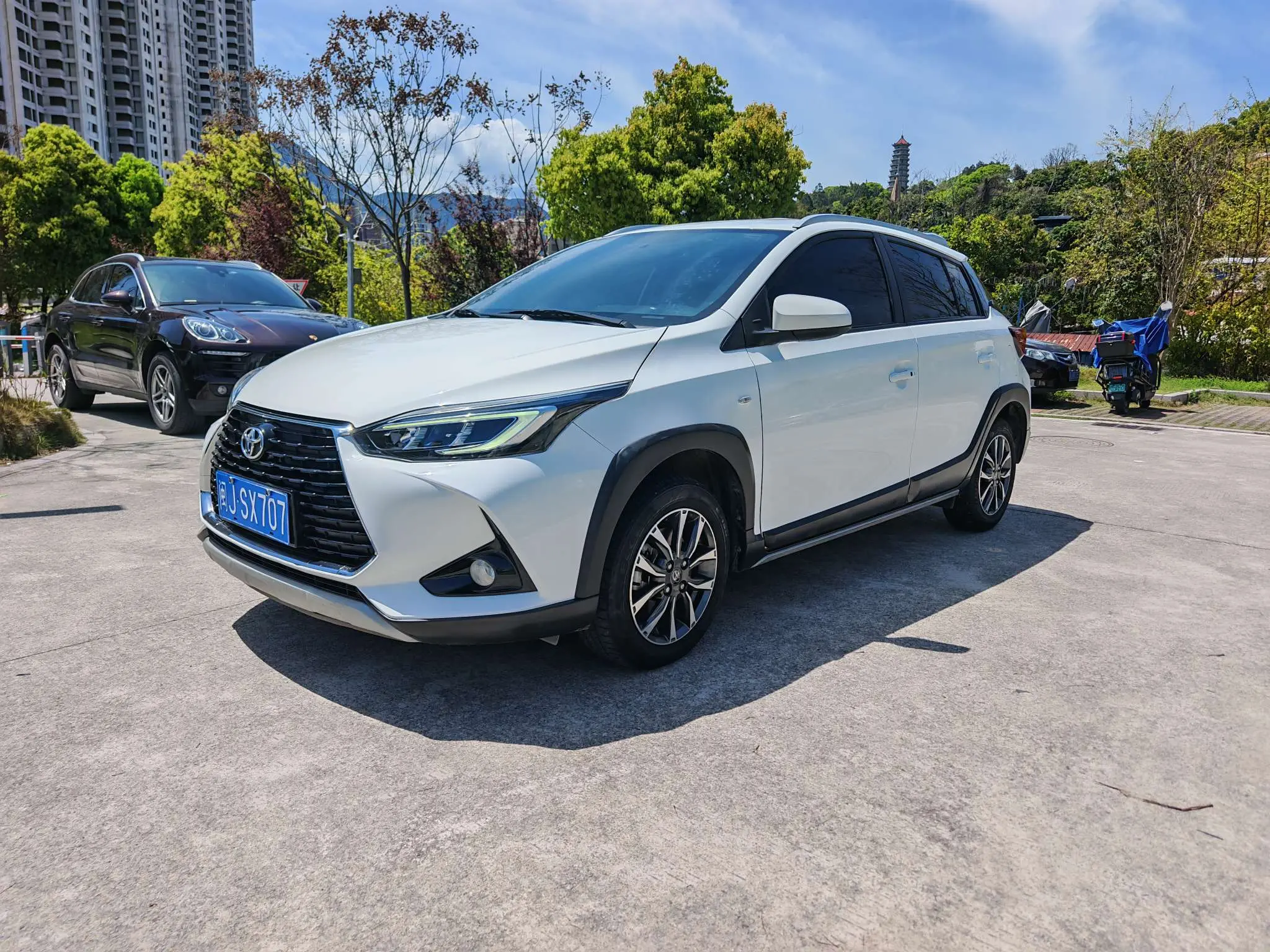 Toyota Yaris L