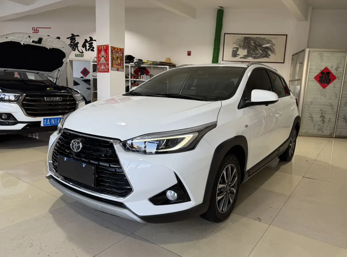 Toyota Yaris L