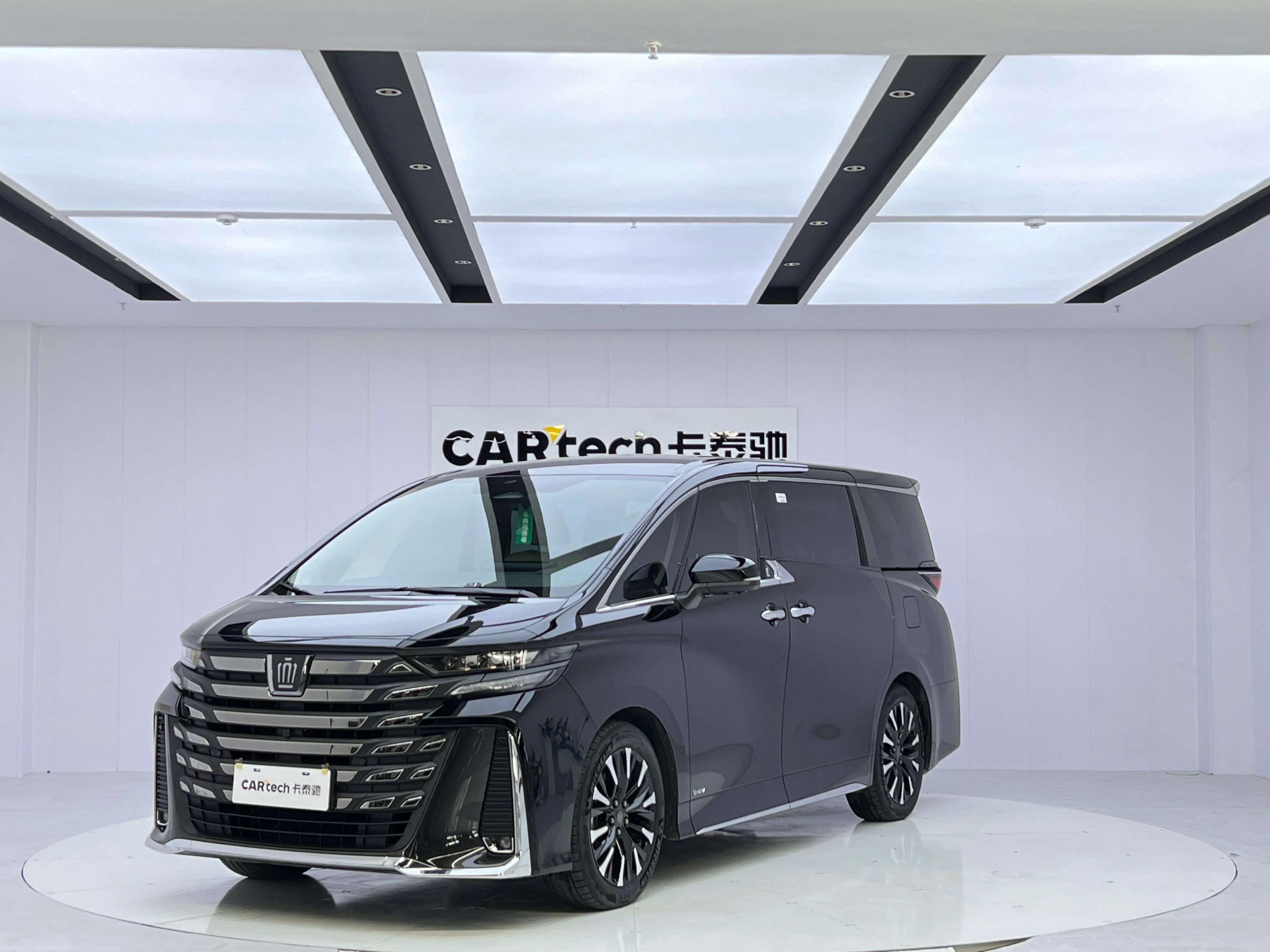 Toyota Crown Wellfire